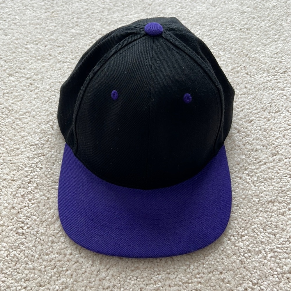 (NWOT) Purple Flat Bill Adjustable Snapback Hat